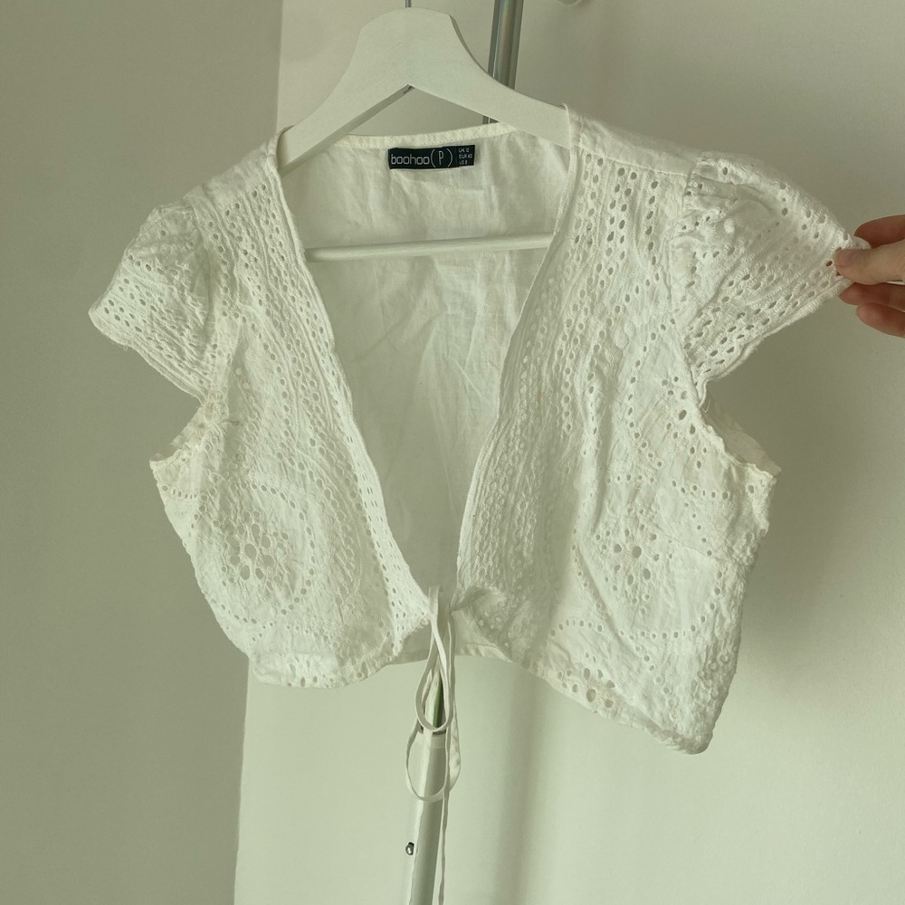 White crop top